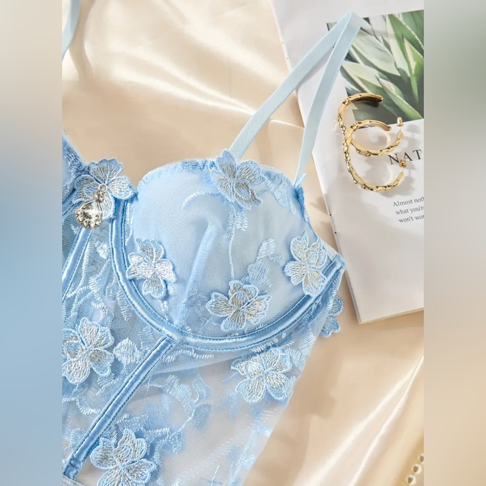 Gigi Angelic Blue Floral Embroidered Mesh Corset Bustier + Thong + Garter Set - Picture 4 of 10
